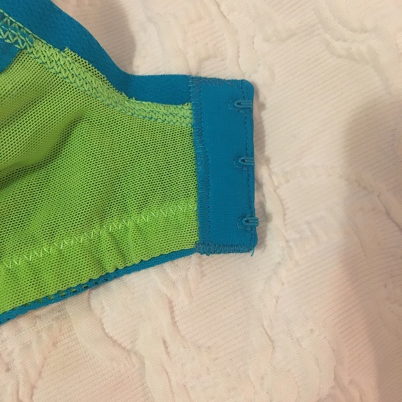34DD Panache Sports Bra 🔵🟢 - Picture 5 of 6